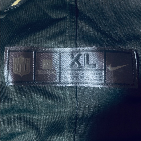 Carolina Panthers Luke Kuechly 2017 salute to service jersey New w/tags - Picture 12 of 12